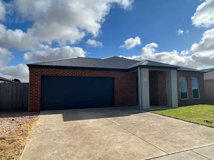 6 Goldstraw Esplanade