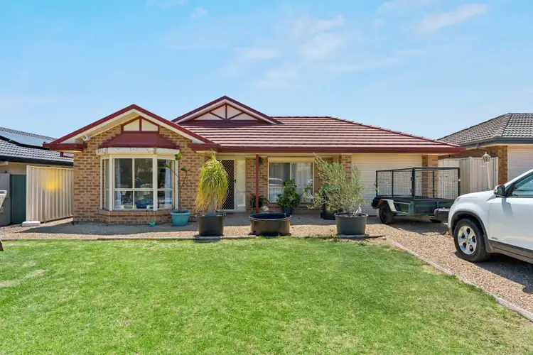 32 St Andrews Boulevard