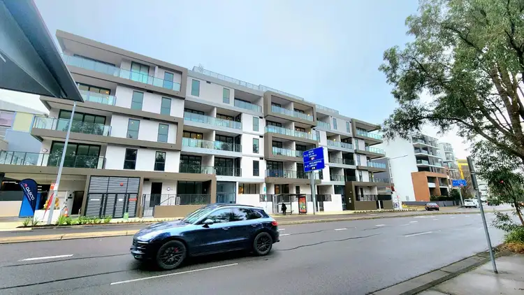 12 White Hart Drive