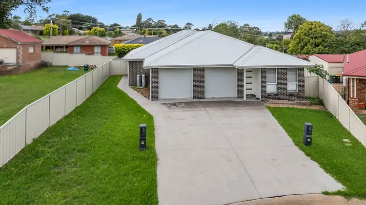 14 Laver Place