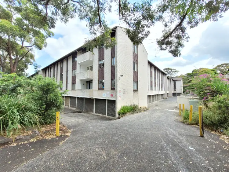 81 Memorial Avenue