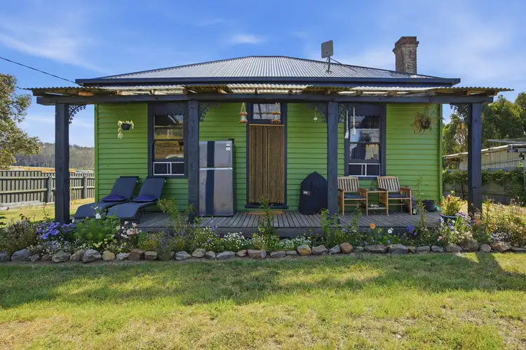 8 Johnston Street