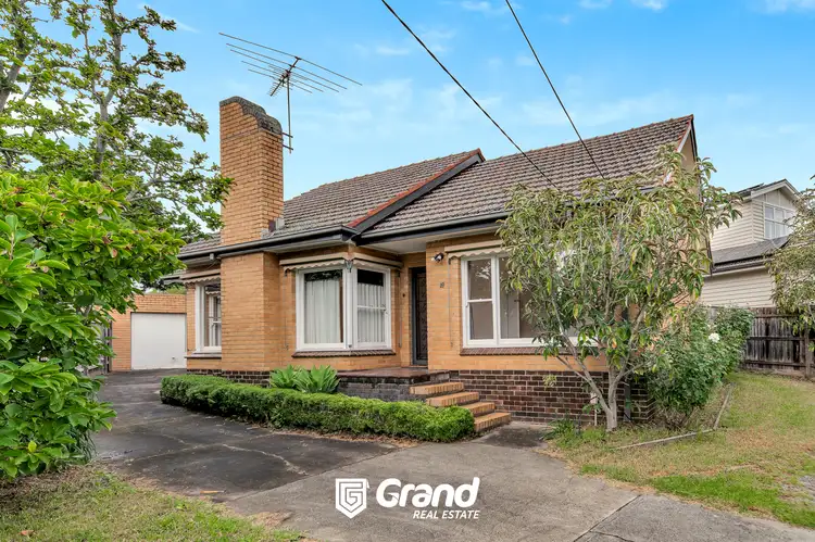 15 Amery Ave