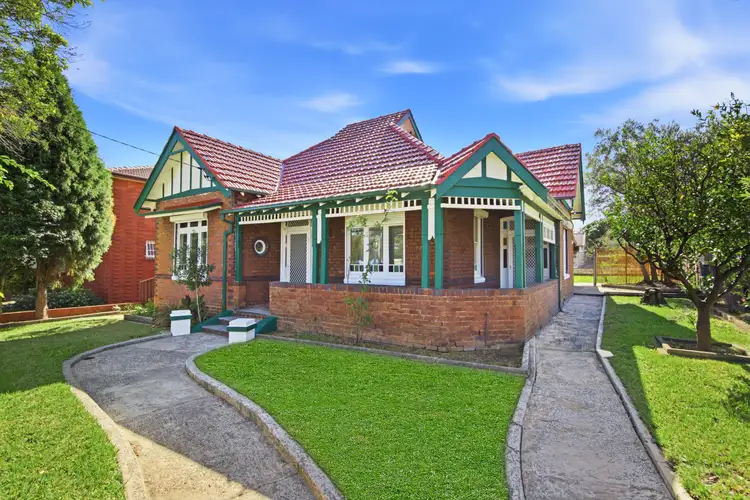 121 Queen Street