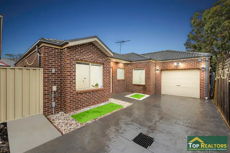 10 Persimmon Place