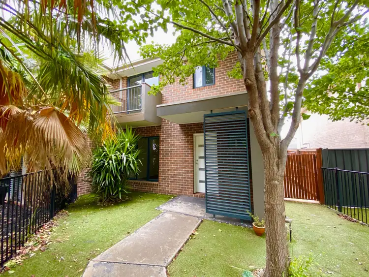 10 Grevillea Circuit
