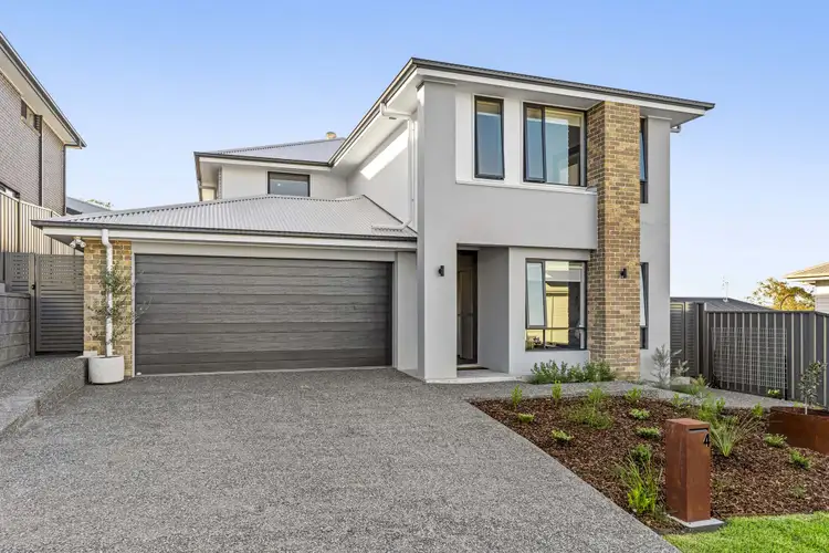 4 Pelican St