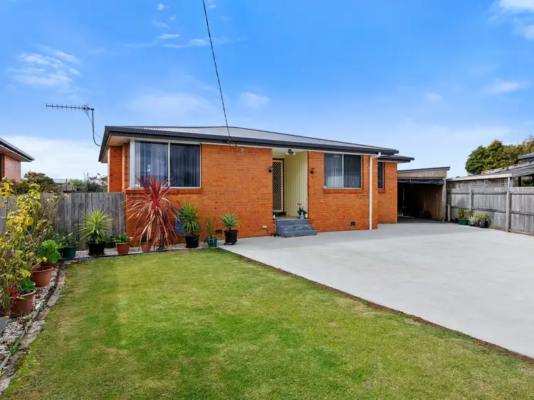 5 Maple Crescent