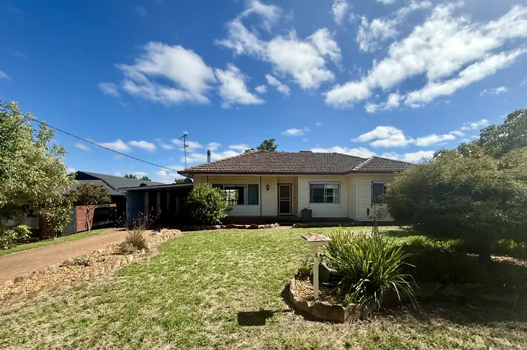 4 Bayly Street
