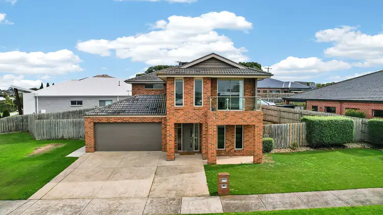 18 Chenoweth Court