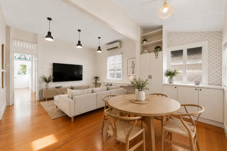 19 Henchman St