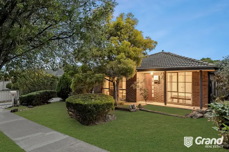 6 Glencairn Avenue
