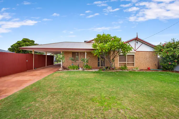 28 Hawkins Street