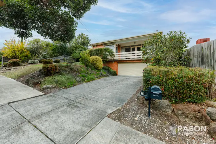 28 Bryson Grove