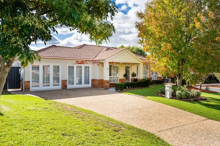 4 Hillock Avenue