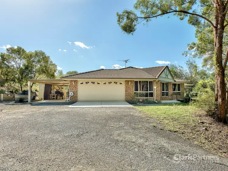 3 Ron Bischof Close