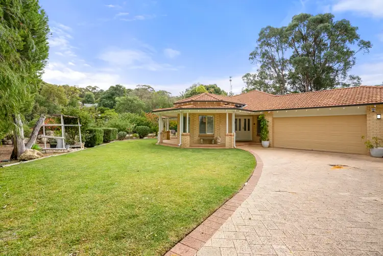 27 OAK WAY