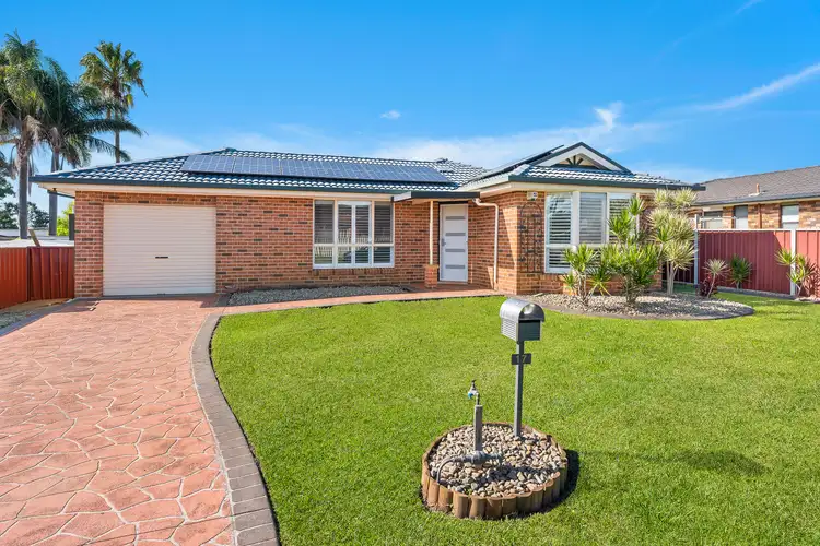 17 Blackwood Way