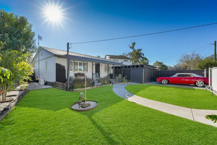 4 Brenda Crescent