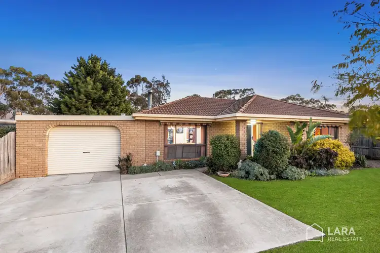 16 Kyema Drive