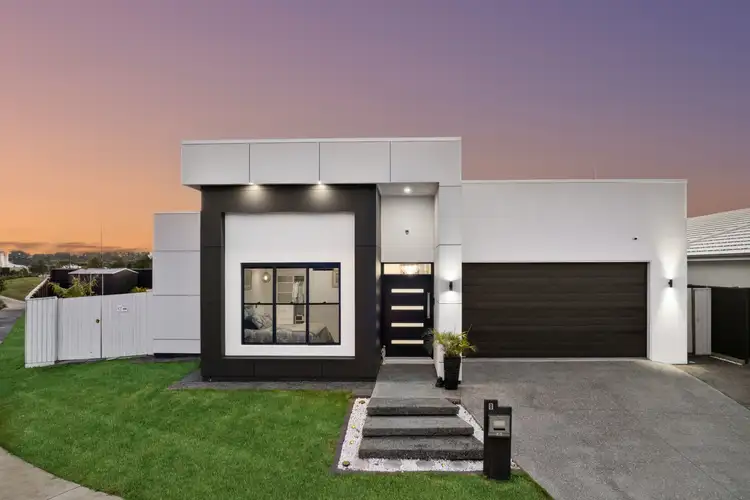 8 Kalbarri Street