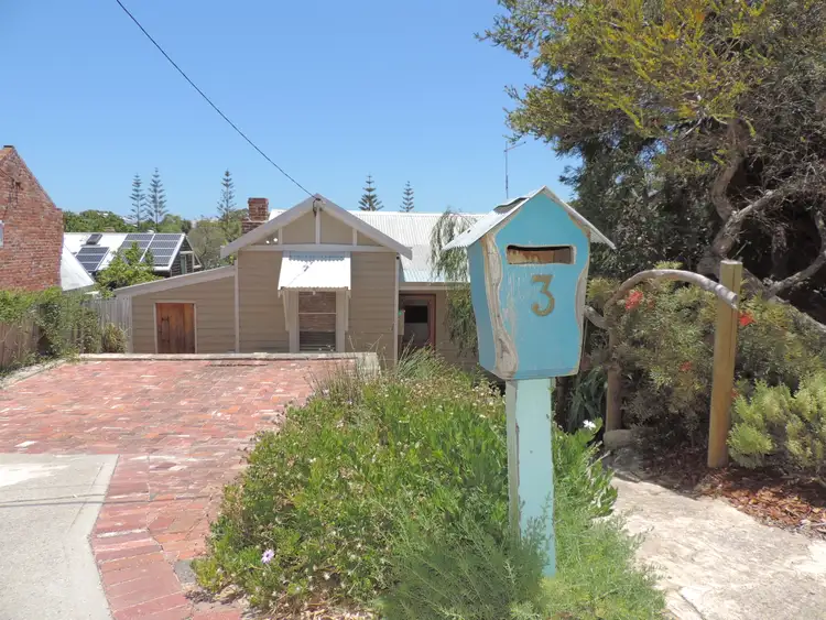 3 Maxwell Street