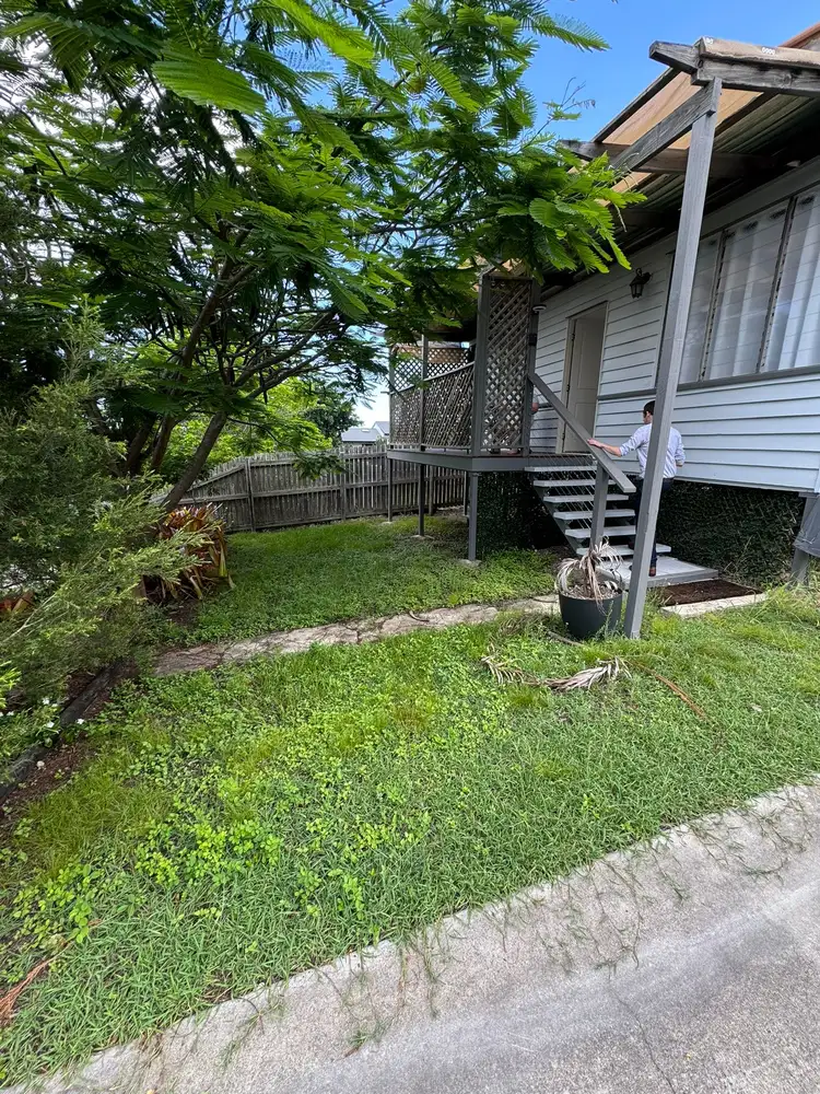 27 ROBERTS STREET