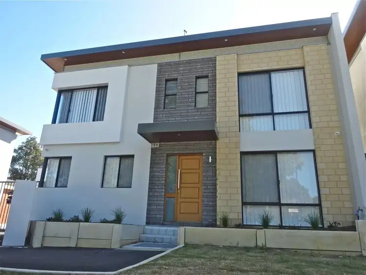 22 Rinaldo Crescent