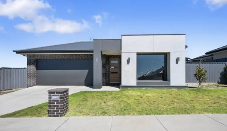 8 Mayo Street, Alfredton VIC 3350