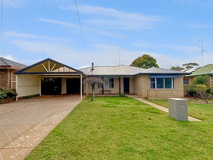 15 Wyndham Avenue