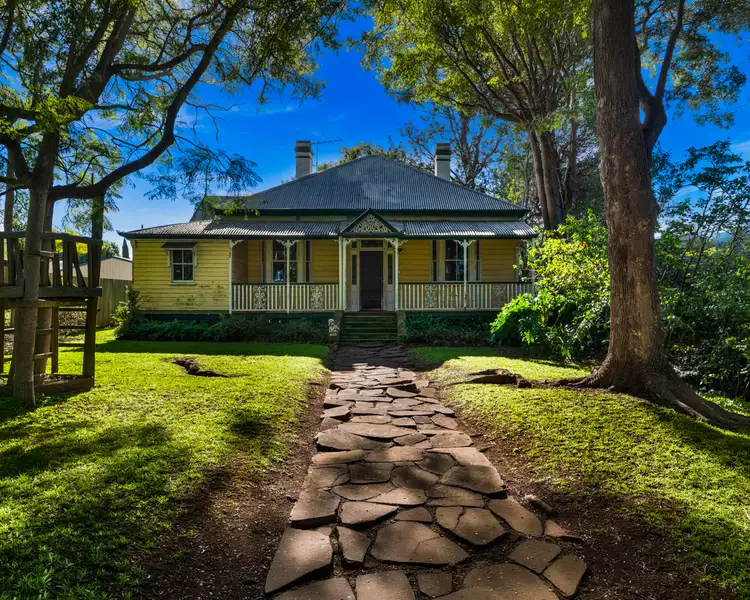 27 Anzac Avenue