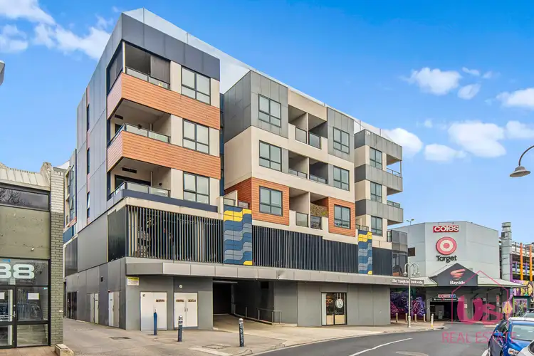 16 Clyde Street Mall