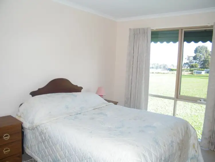 Seventh view of Homely house listing, 8 Greenland Drive, Drouin VIC 3818