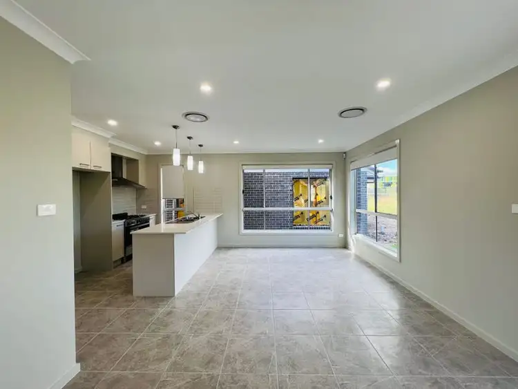 3 Amru Crescent