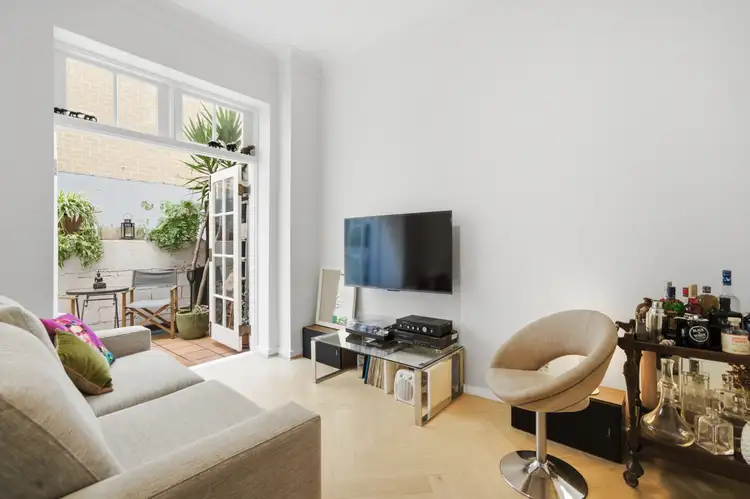 221 Darlinghurst Road