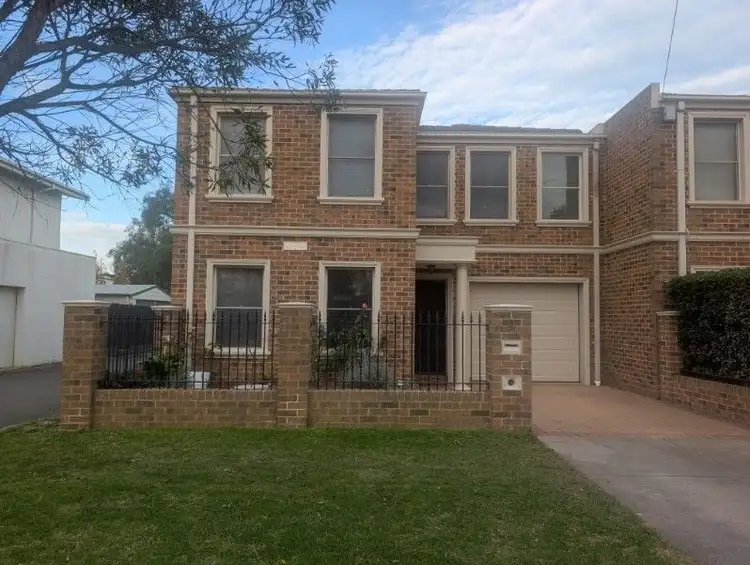 9 Hopkins Street