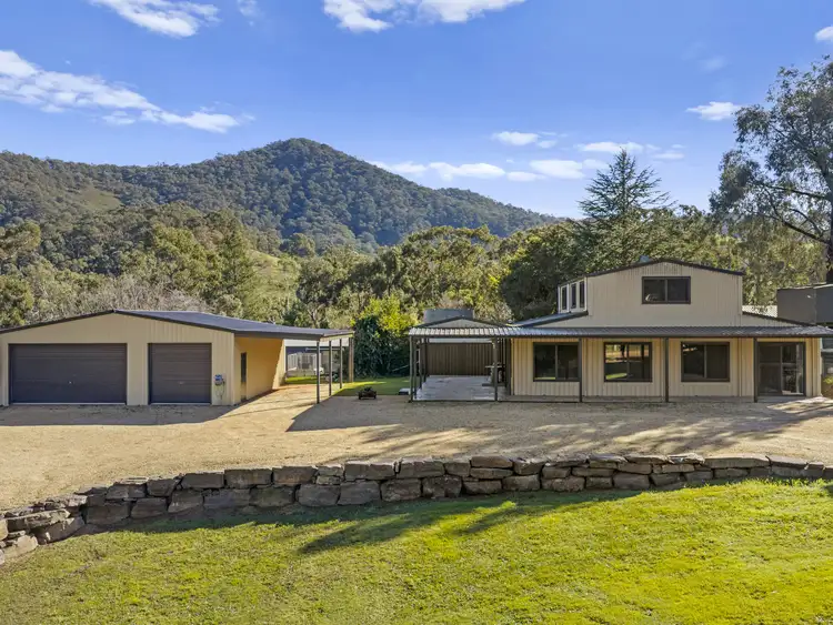 8 Village Way