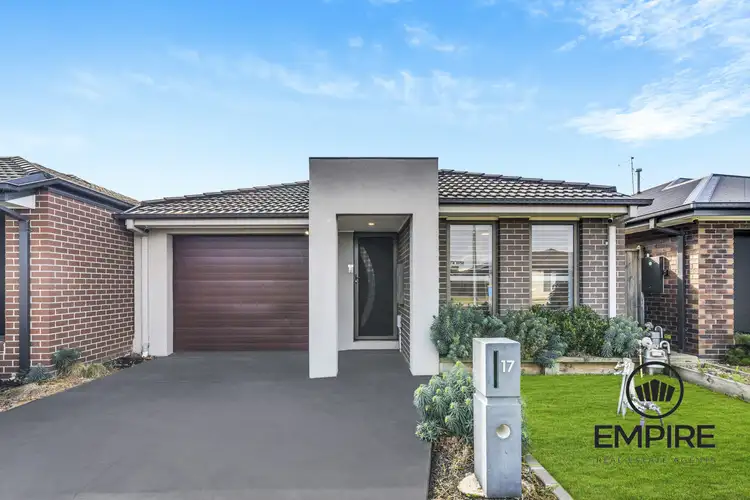 17 Myrtleford Avenue