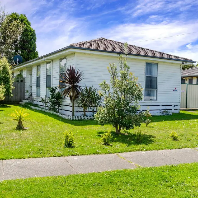 26 Waratah Crescent