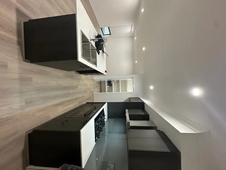 6 Jasper Way