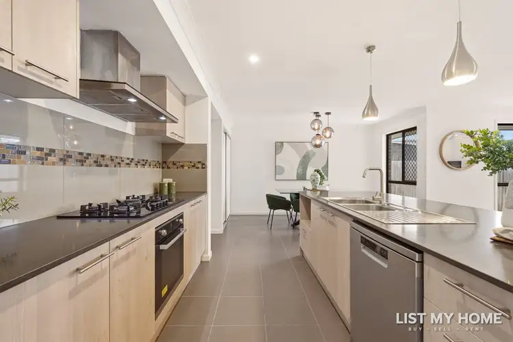 11 Peter Street