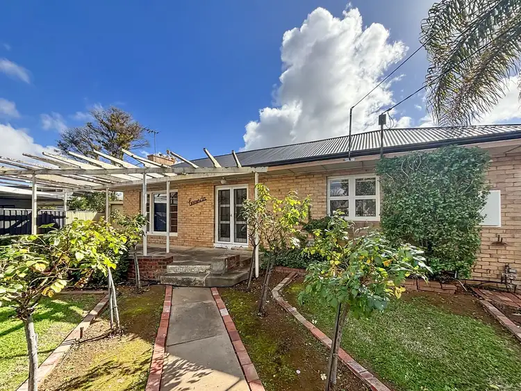 20 Rosemont Avenue