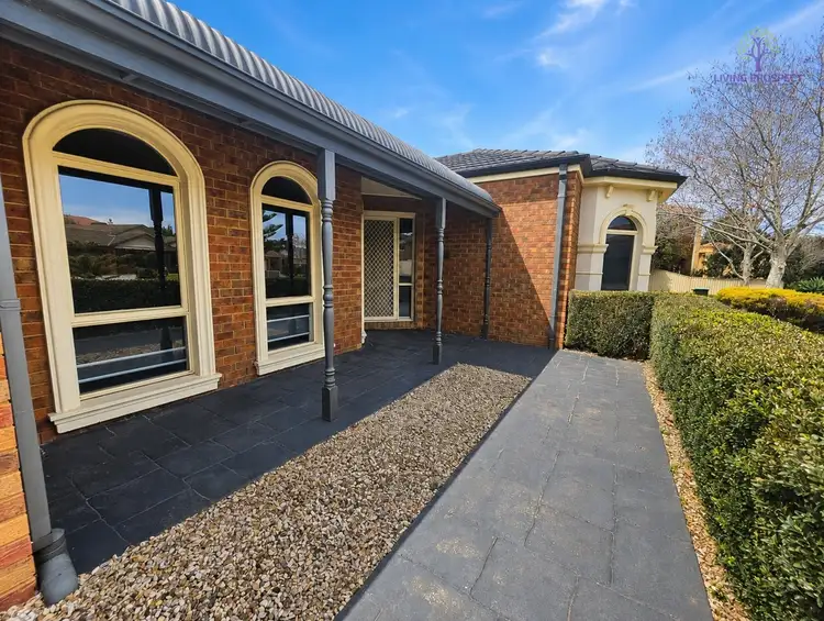 8 Sommersby Road