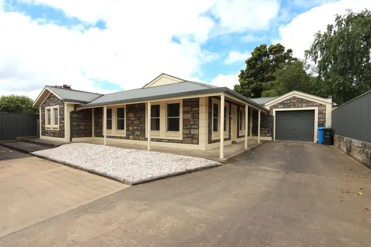 40 Acacia Street