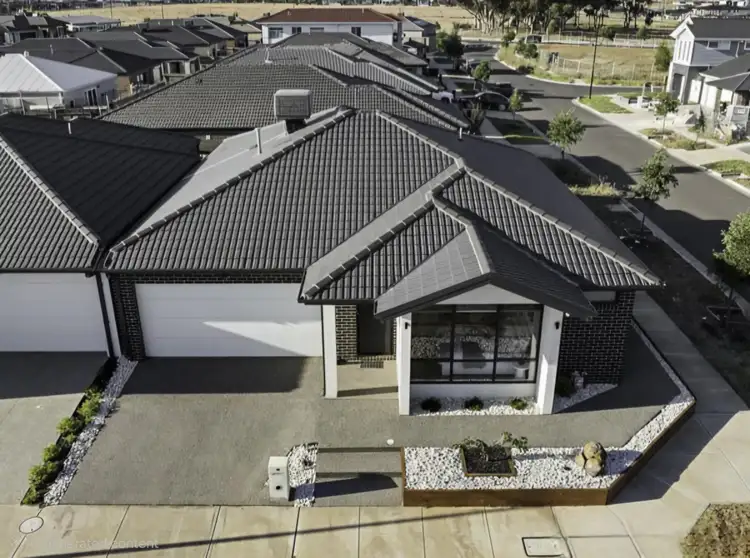 14 Curtin Drive