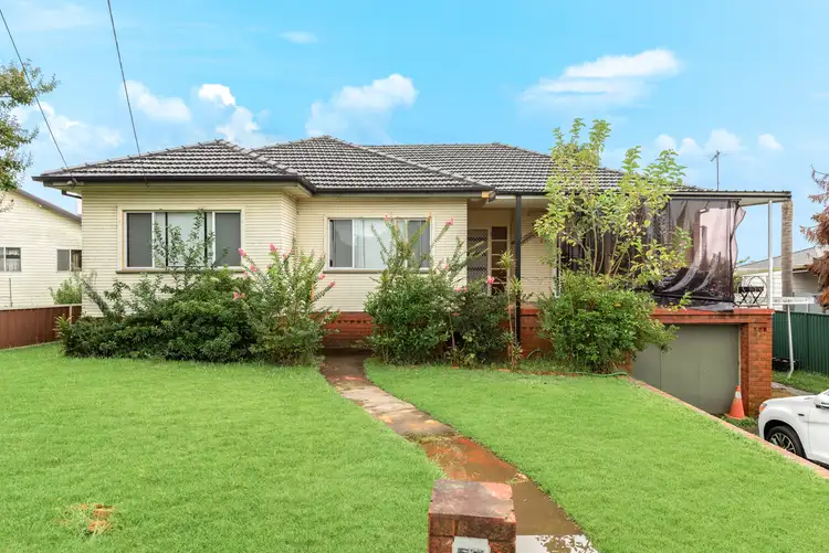 27 McGowen Crescent