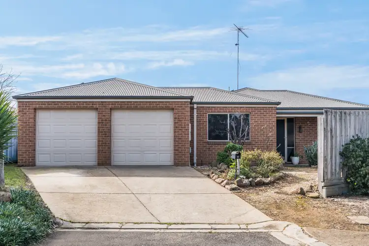 9 Glastonbury Close