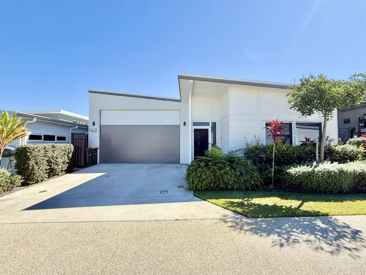 162/1 Latitude Boulevard, Nikenbah QLD 4655