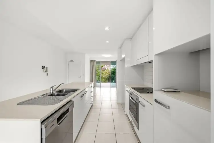 2 Gaven Crescent