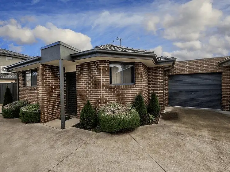 10 Albert Crescent